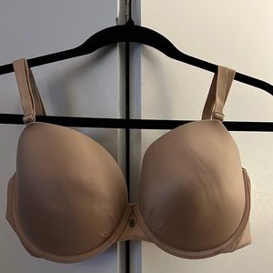 Victoria’s Secret Fabulous Lined Perfect Coverage bra